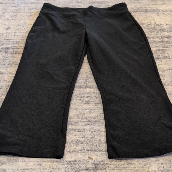 Nike Dri Fit Size Small Petite Capri Leggings - Picture 1 of 7